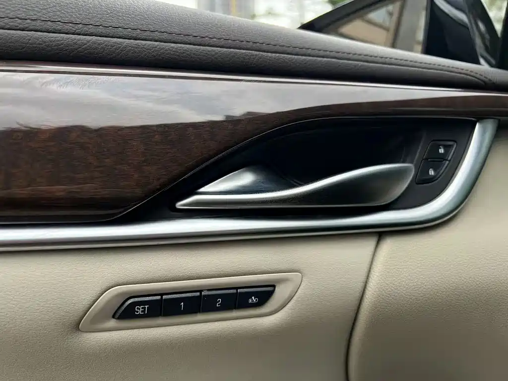 Cadillac XTS 2013 — фото 20