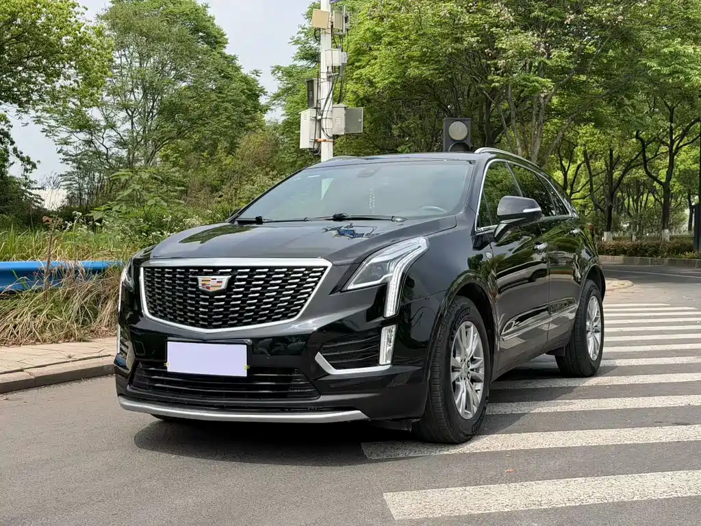 Cadillac XT5 2021 — фото 1
