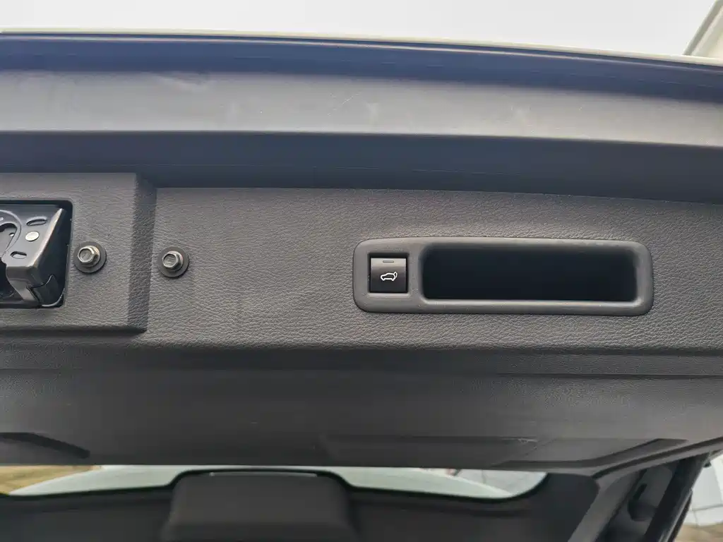 Toyota Sienna 2023 — фото 16