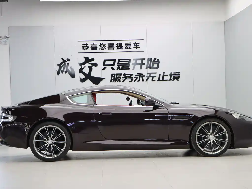 Aston Martin Virage 2012 — фото 26
