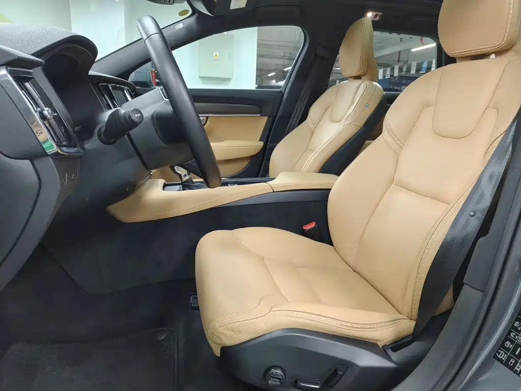 Volvo V90 2019 — фото 16