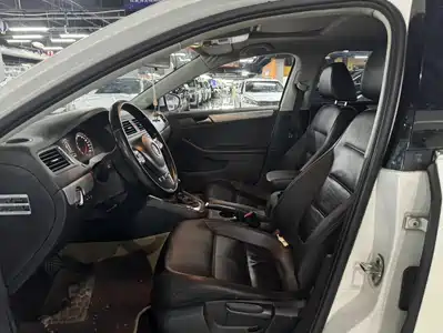 Volkswagen Sagitar 2014