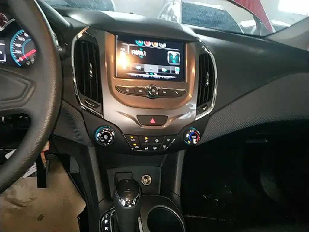Chevrolet Cruze 2018 — фото 13