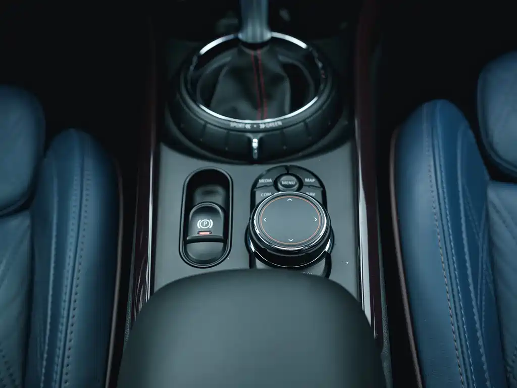 MINI Clubman 2017 — фото 20