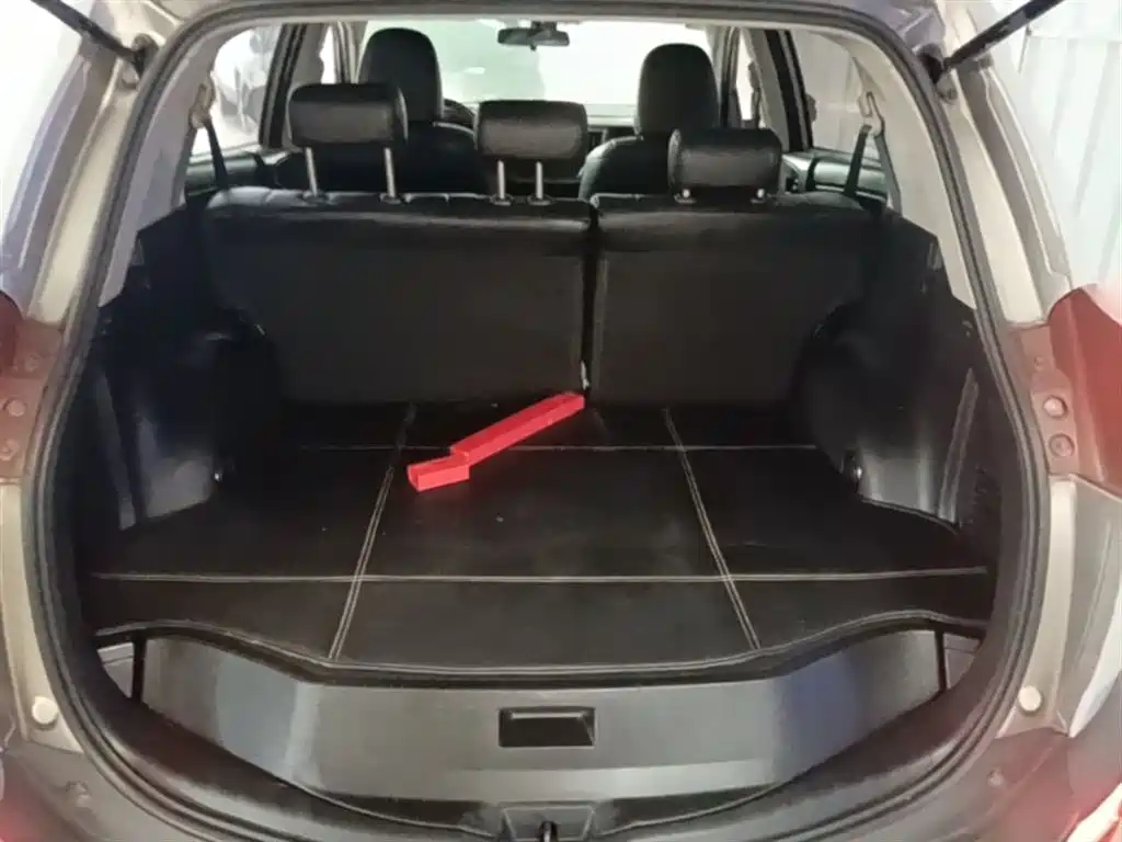 Toyota RAV4 2016 — фото 19