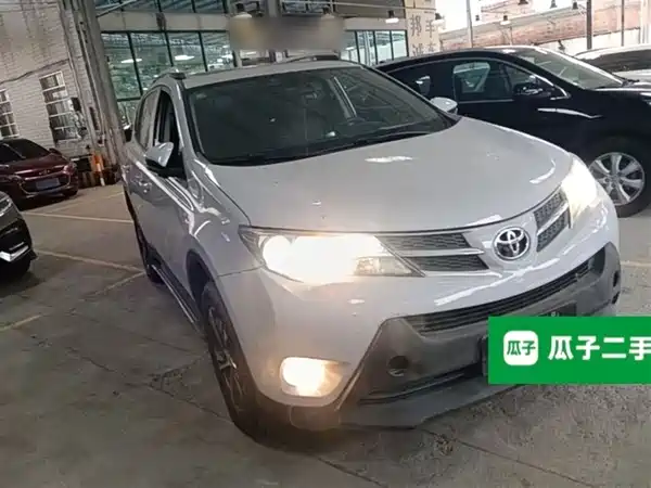 Toyota RAV4 2015