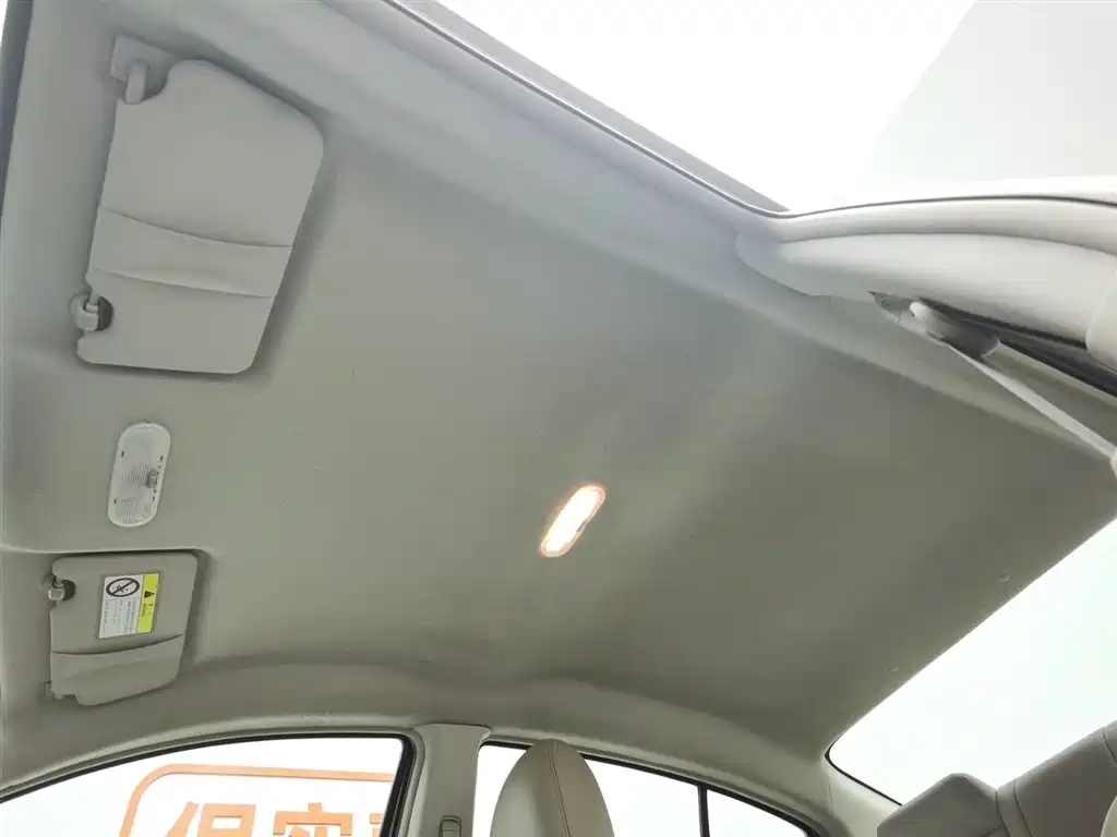 Nissan Sunny 2018 — фото 14