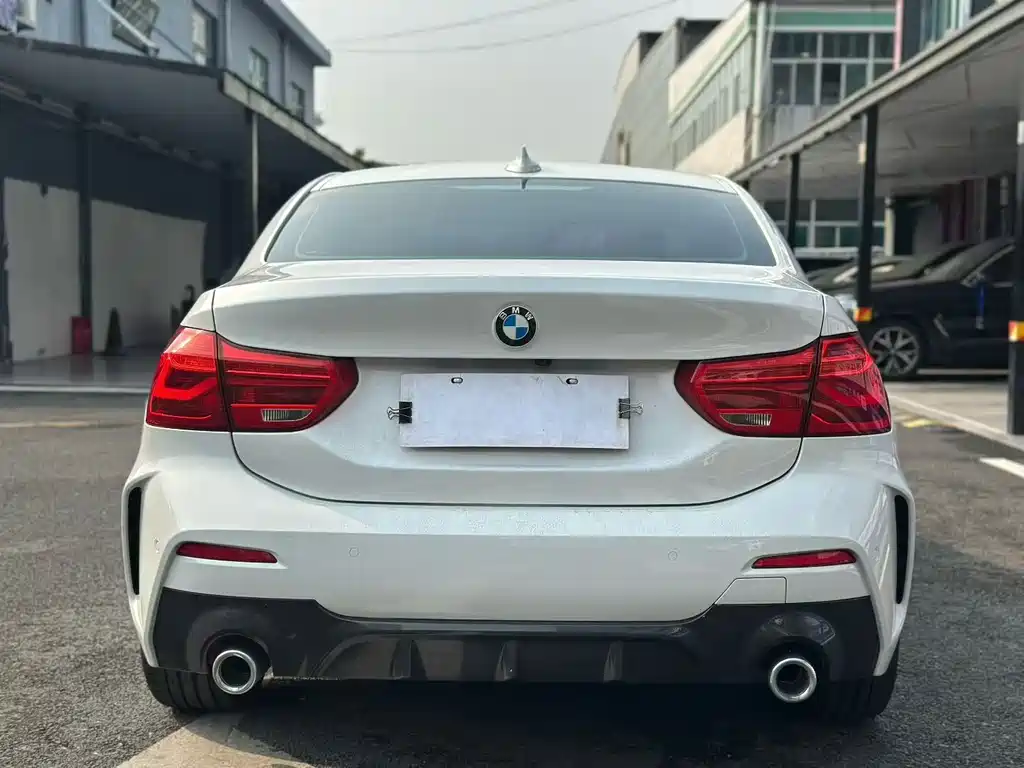 BMW 1 Series 2022 — фото 9