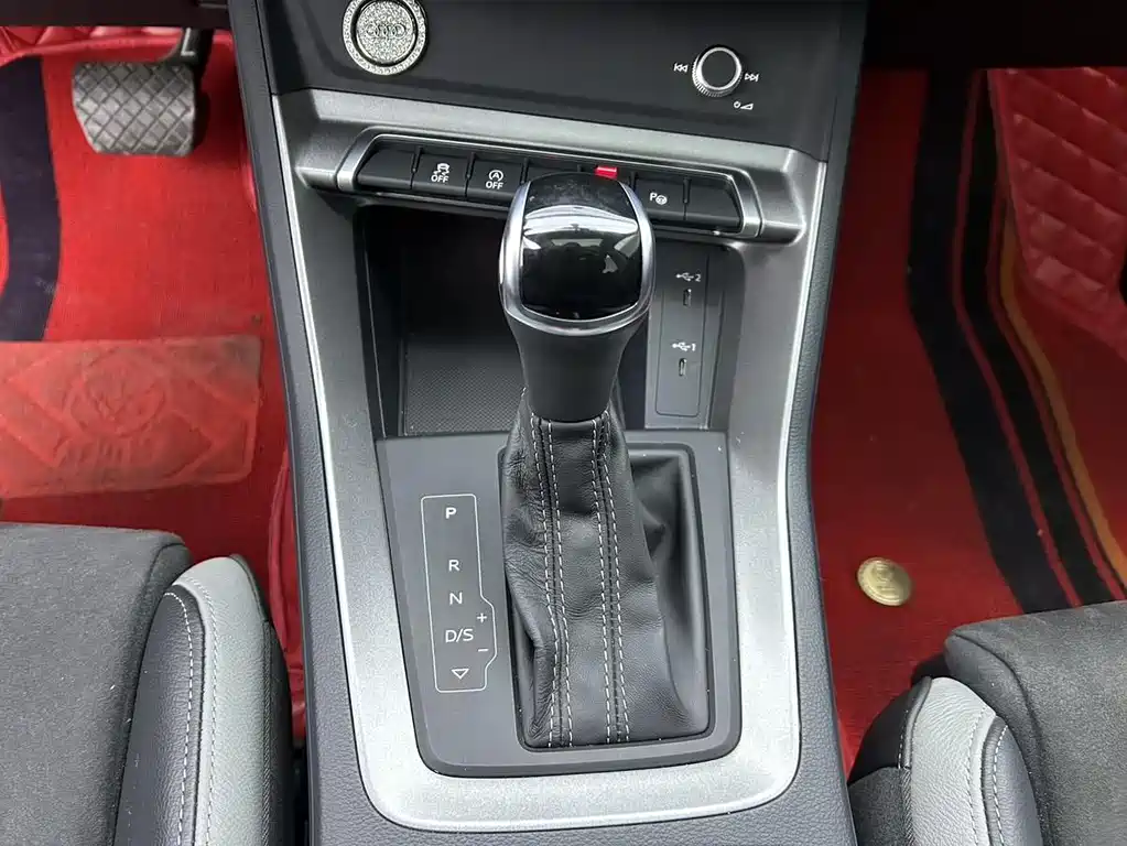 Audi Q3 2023 — фото 12