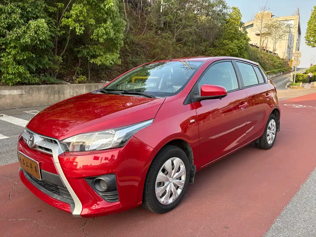 Toyota Yaris L 2015 — фото 3