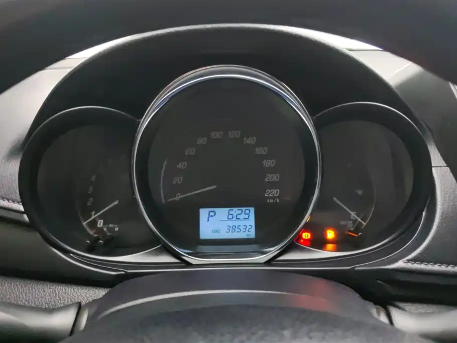 Toyota Yaris L 2021 — фото 14