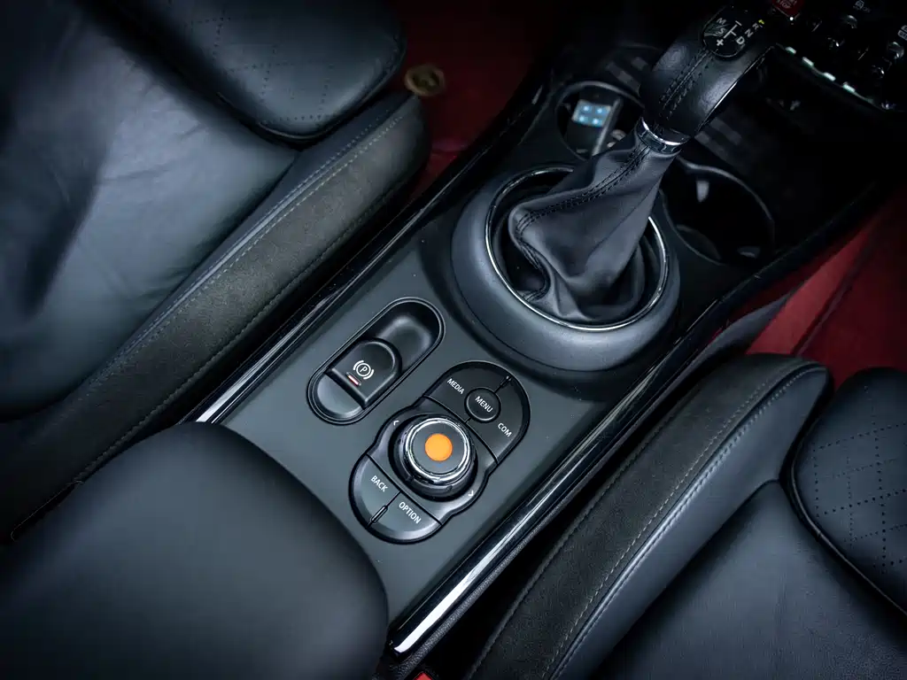 MINI Clubman 2019 — фото 16