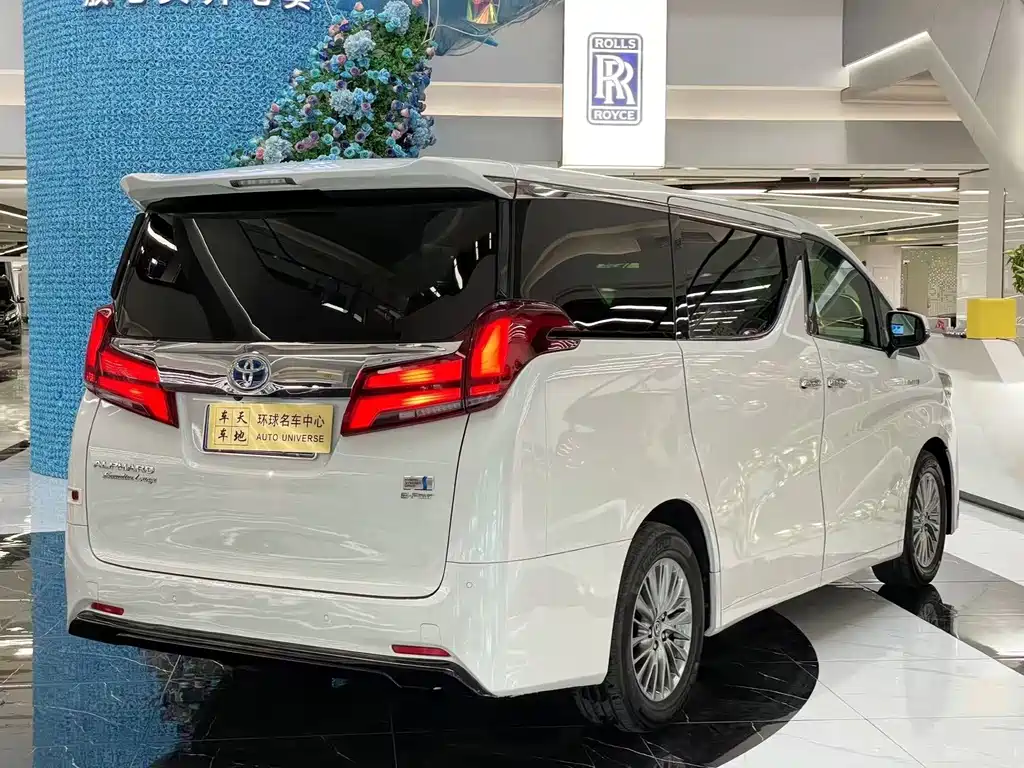 Toyota Alphard 2020 — фото 4