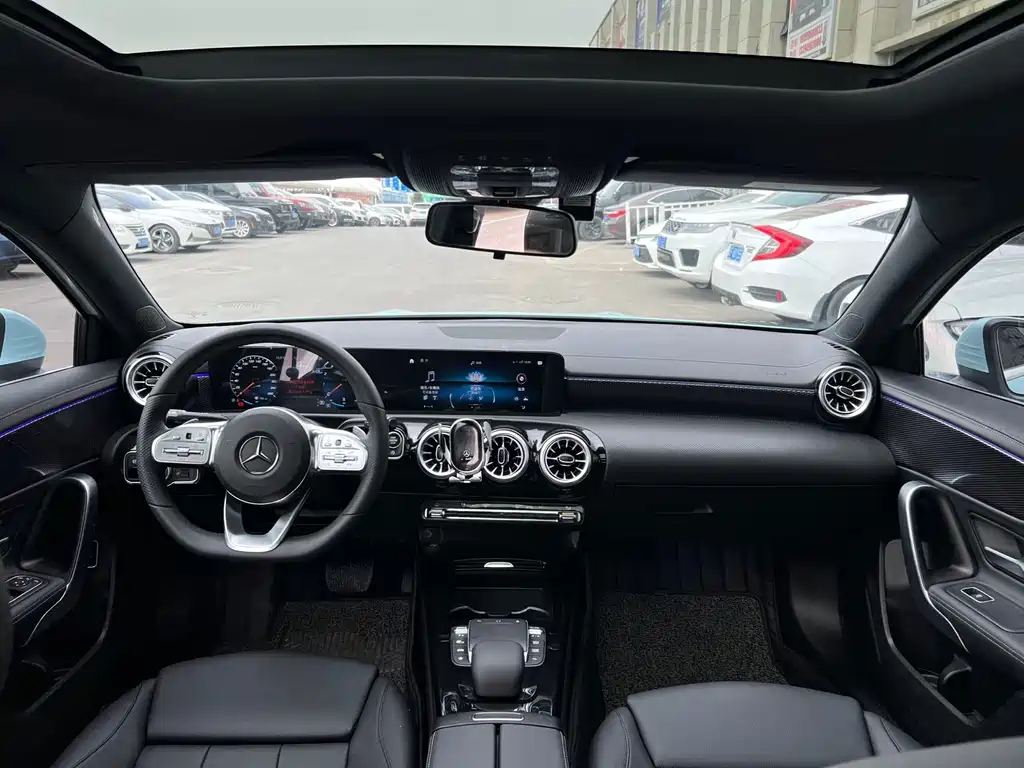 Mercedes-Benz A-Class 2022 — фото 9