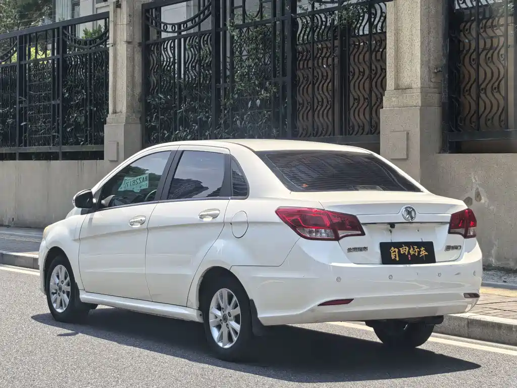BAIC Motor E Series 2015 — фото 19