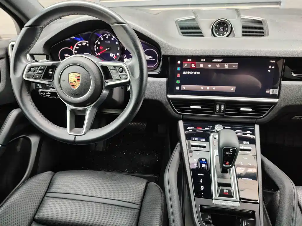 Porsche Cayenne 2022 — фото 16