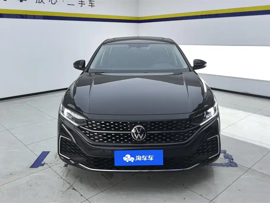 Volkswagen Passat 2023