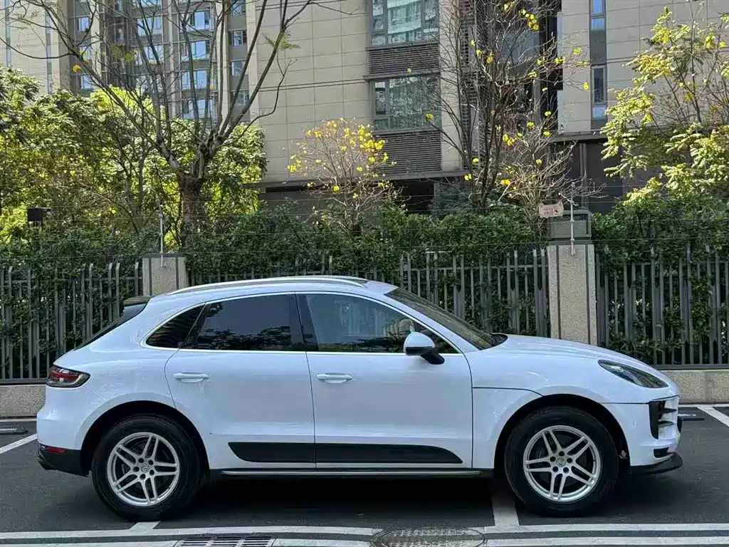Porsche Macan 2019 — фото 10