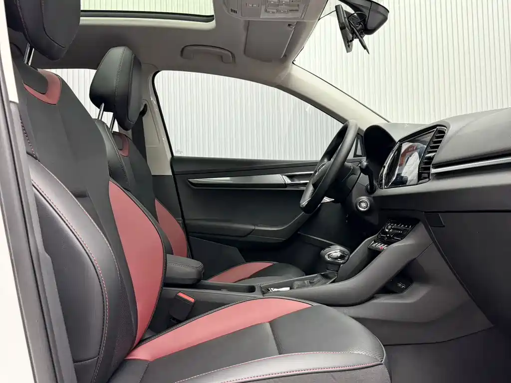 Skoda Karoq 2023 — фото 11