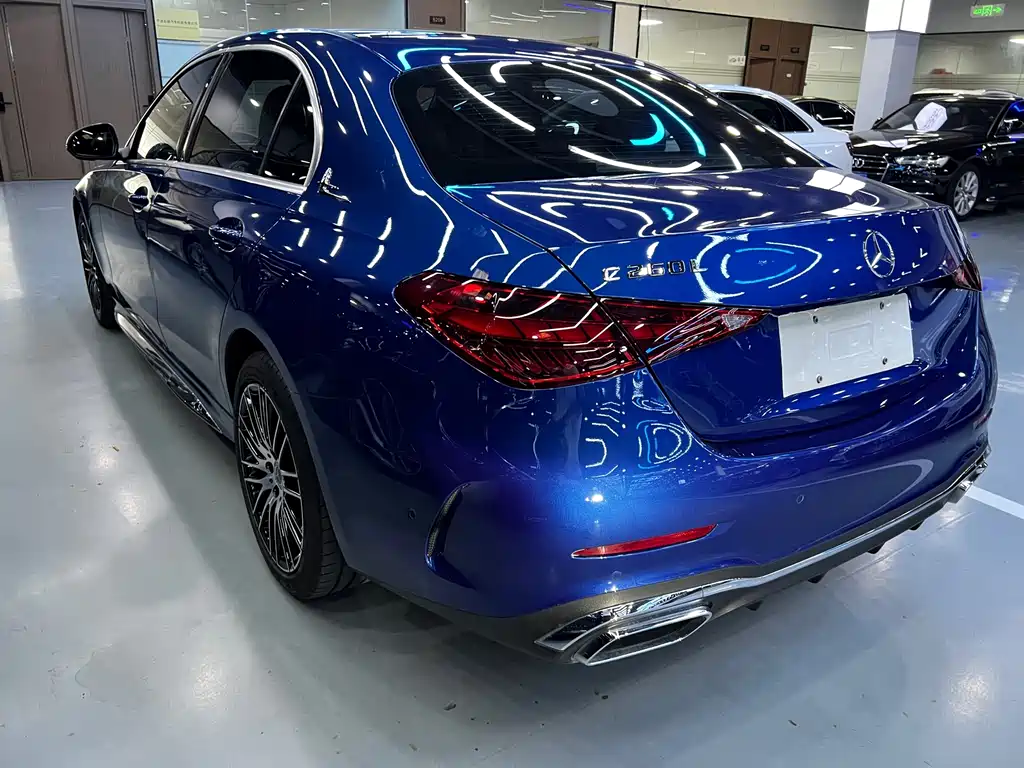 Mercedes-Benz C-Class 2023 — фото 17