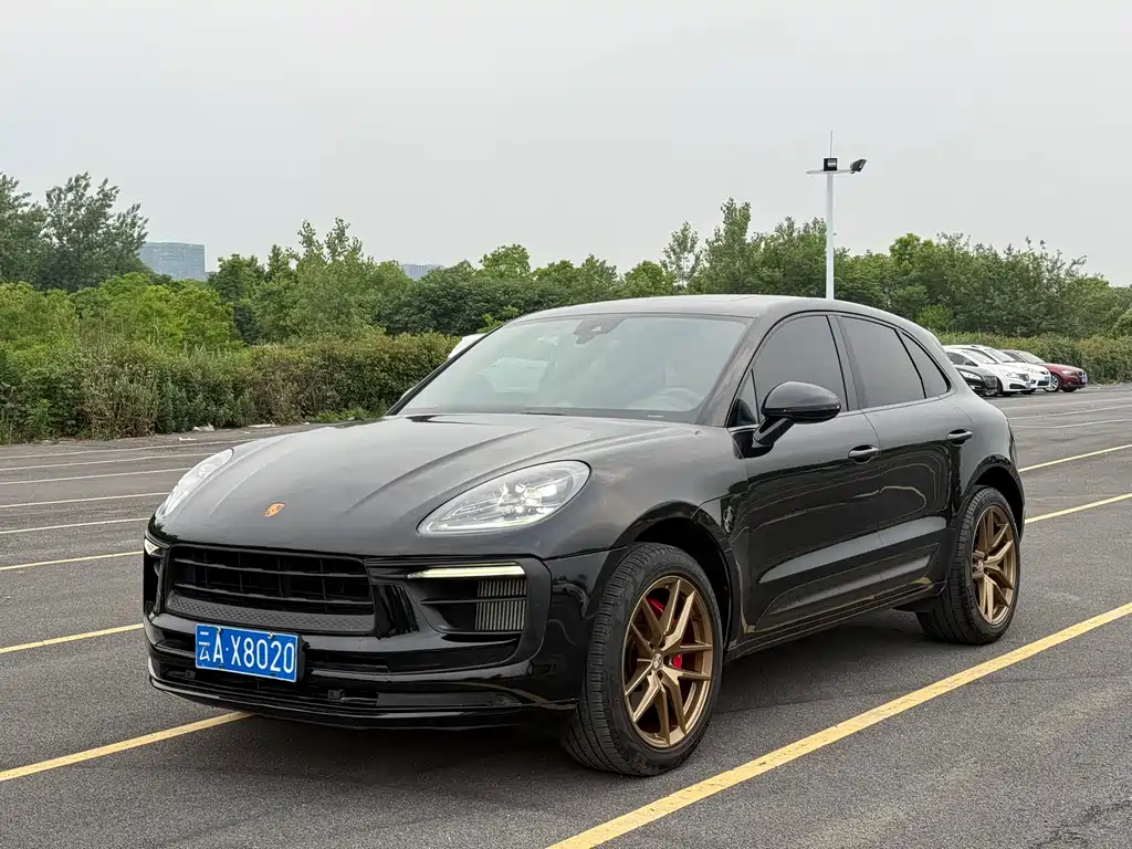 Porsche Macan 2022 — фото 1