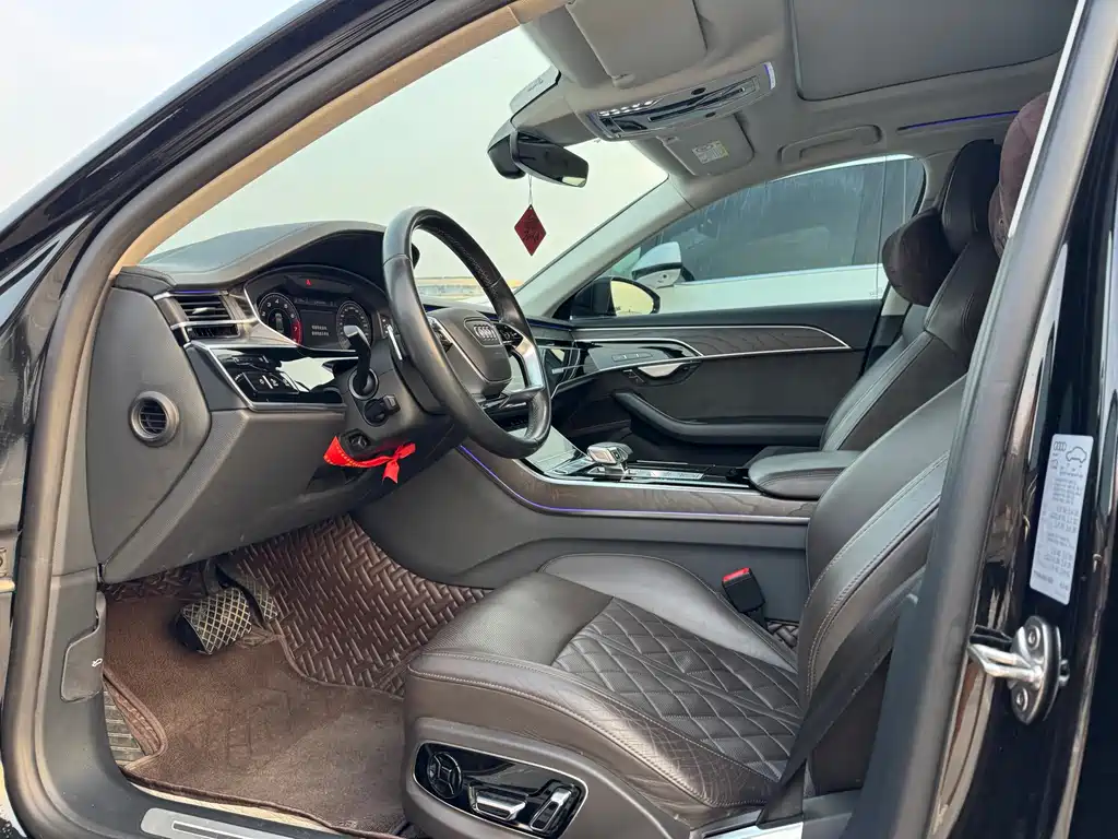 Audi A8 2022