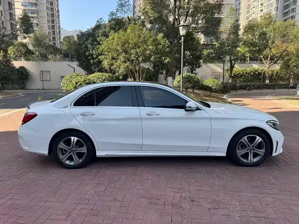 Mercedes-Benz C-Class 2021