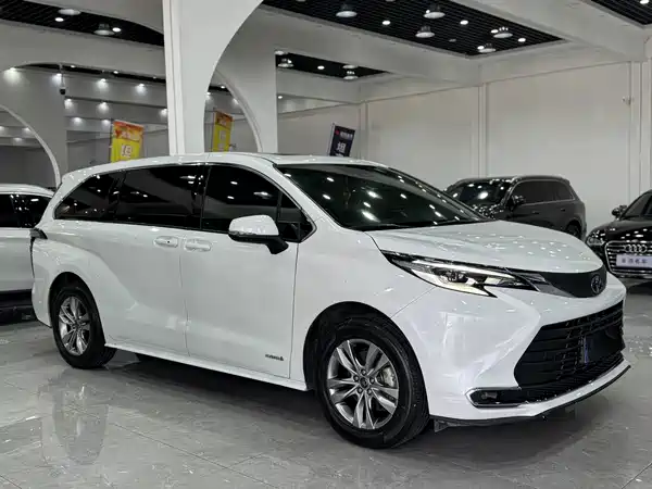 Toyota Sienna 2023