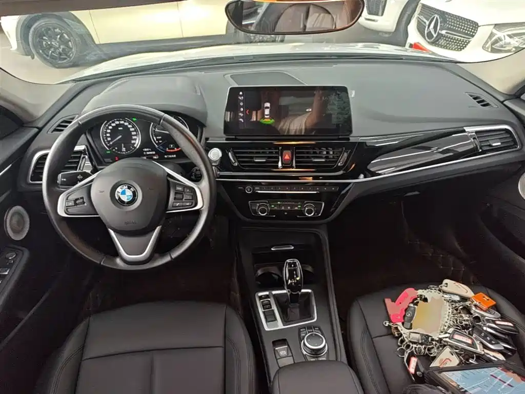 BMW 1 Series 2021 — фото 10