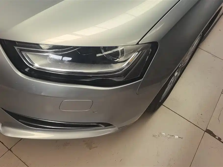 Audi A4L 2012