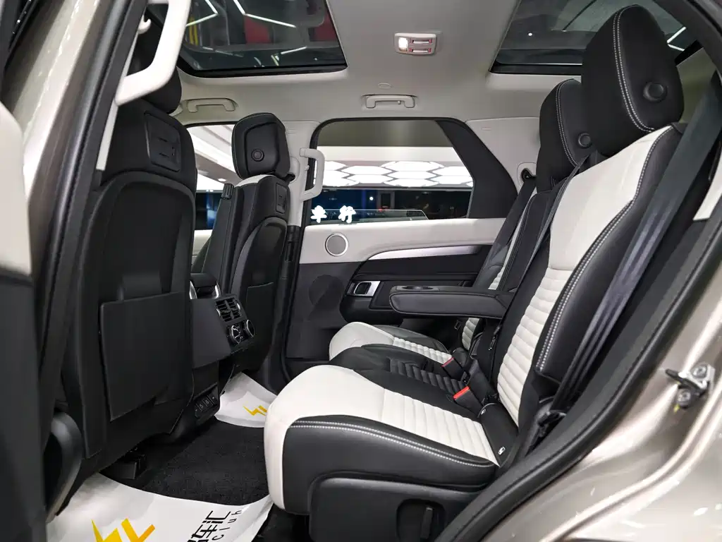 Land Rover Discovery 2022 — фото 10