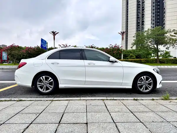 Mercedes-Benz C-Class 2018