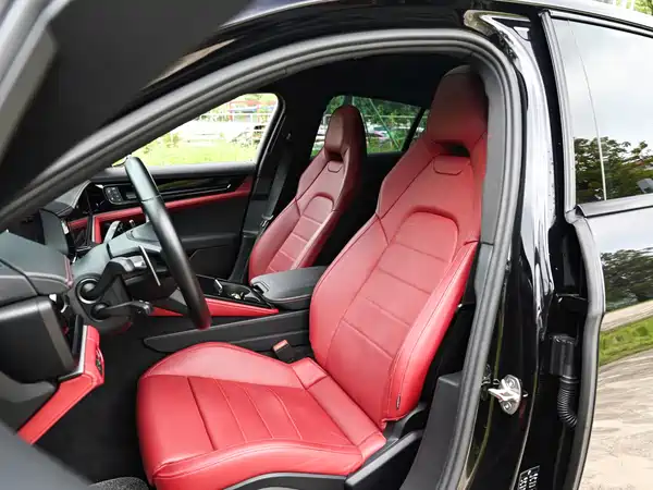 Porsche Panamera 2024