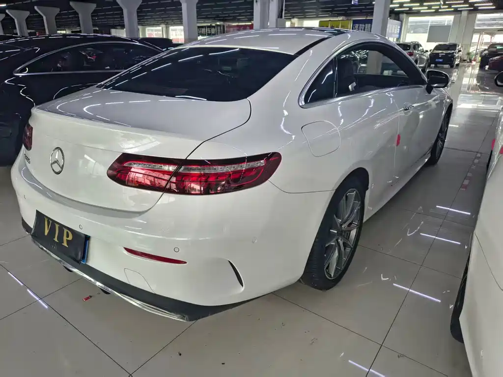 Mercedes-Benz E-Class 2022