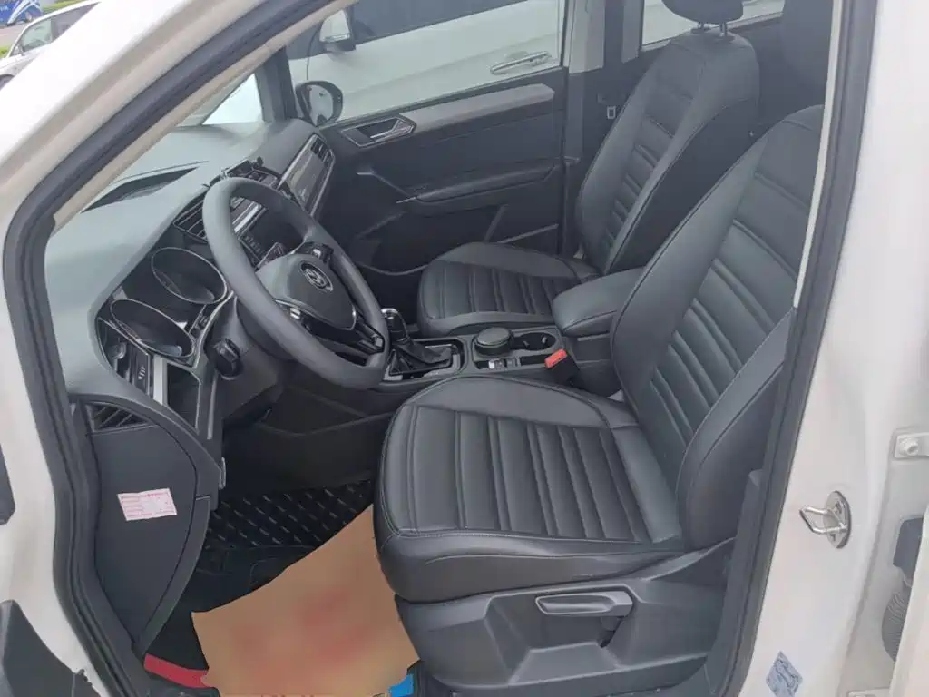Volkswagen Touran 2019 — фото 15