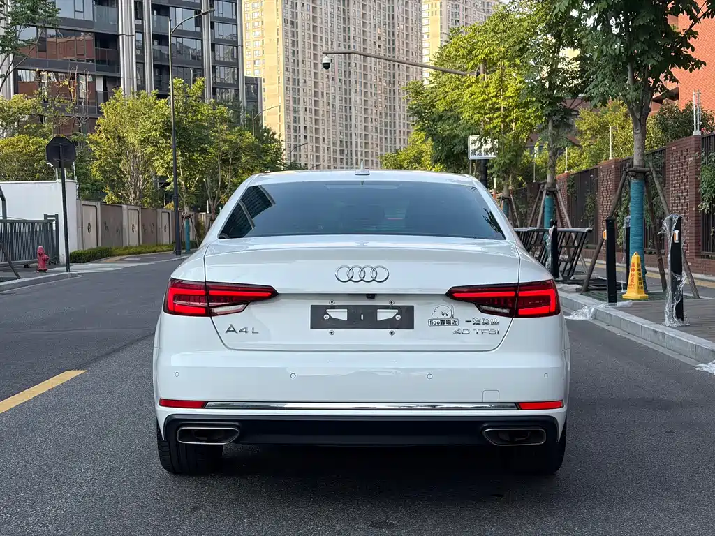Audi A4L 2019 — фото 16