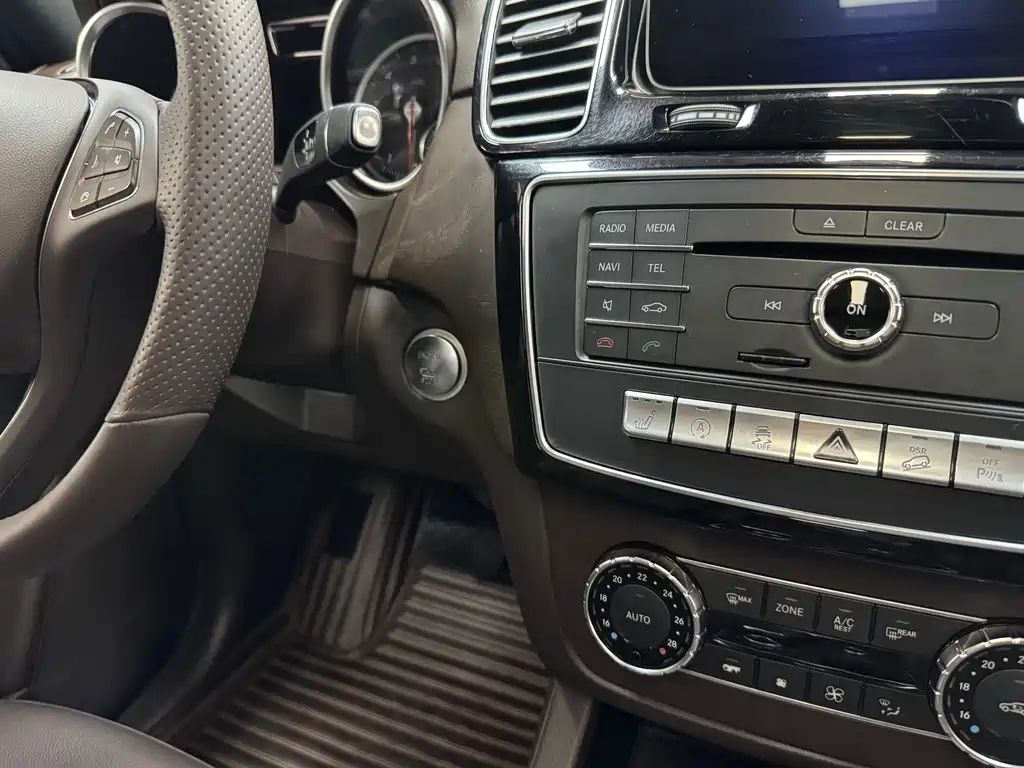 Mercedes-Benz GLE 2018 — фото 28