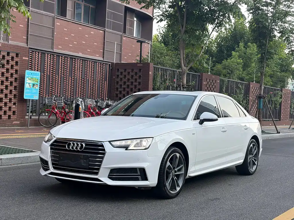 Audi A4L 2019