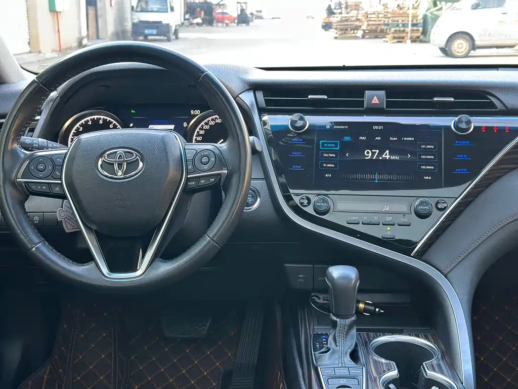 Toyota Camry 2020 — фото 21