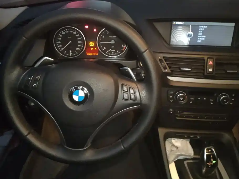 BMW X1 2012 — фото 12