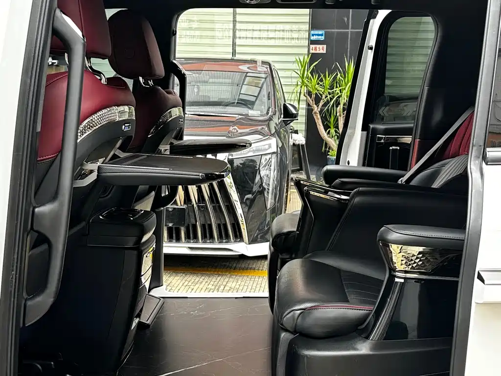 GAC Motor Trumpchi M8 2023 — фото 4