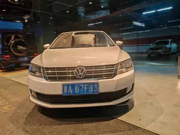 Volkswagen Lavida 2013