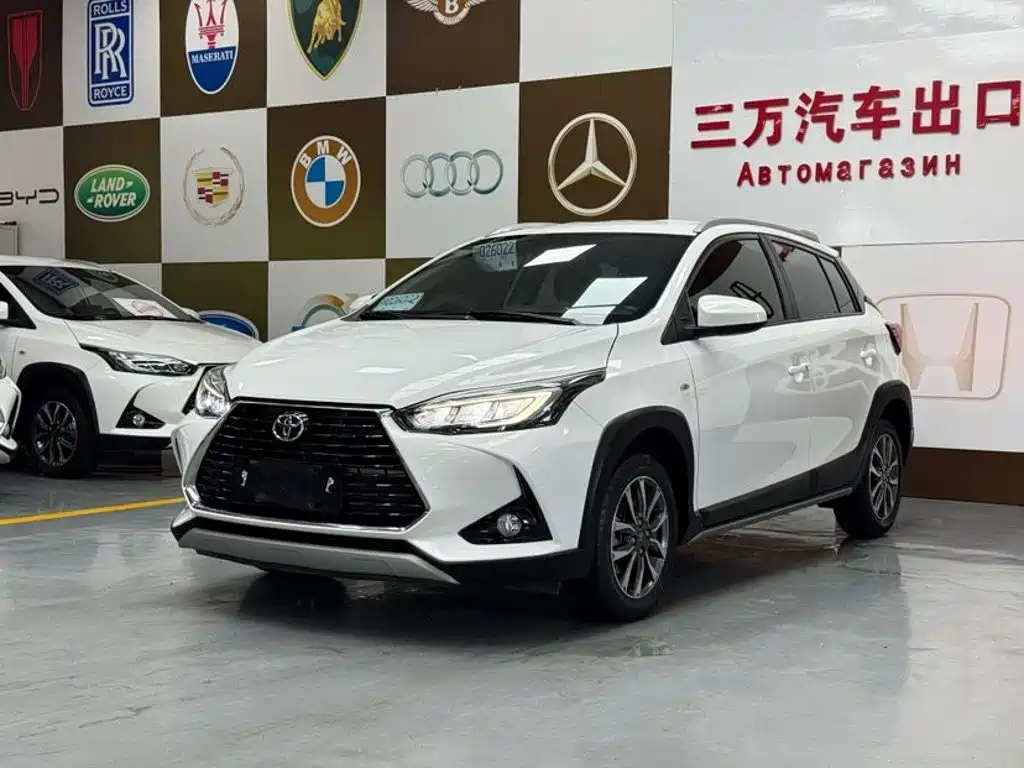 Toyota Yaris L 2023