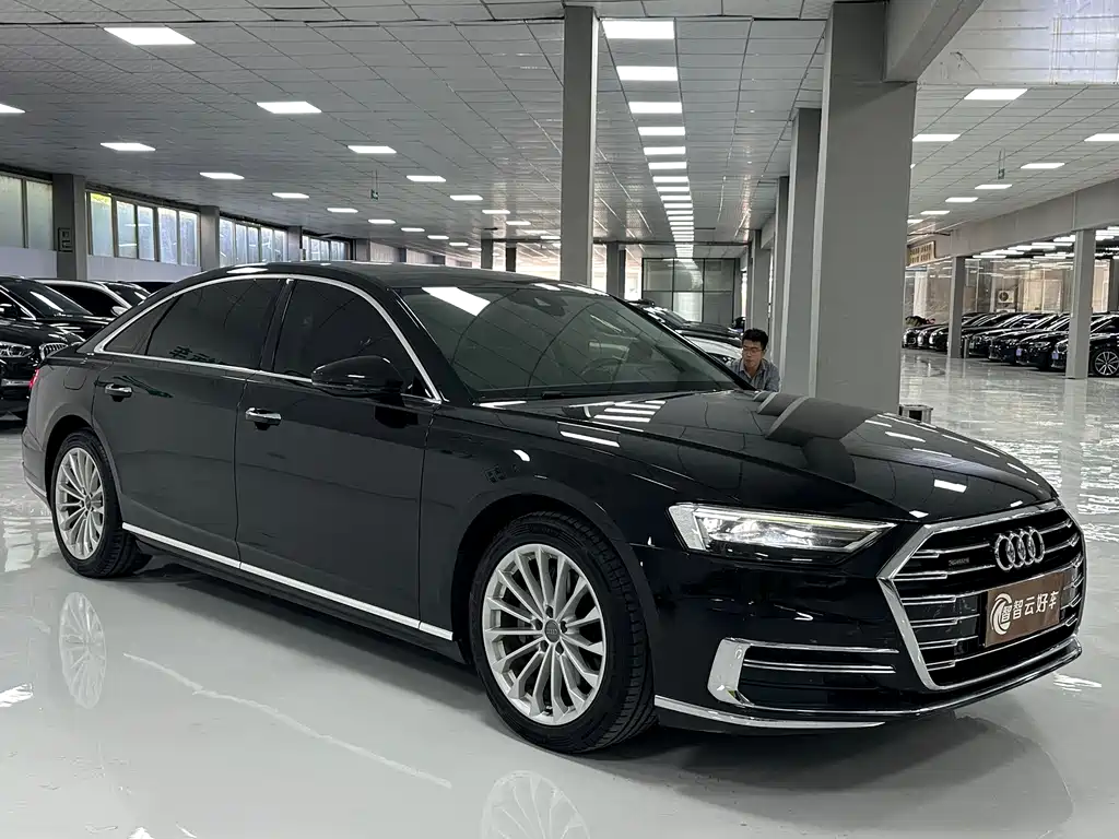 Audi A8 2020 — фото 3