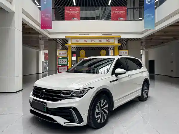 Volkswagen Tiguan L Plug-In Hybrid 2021