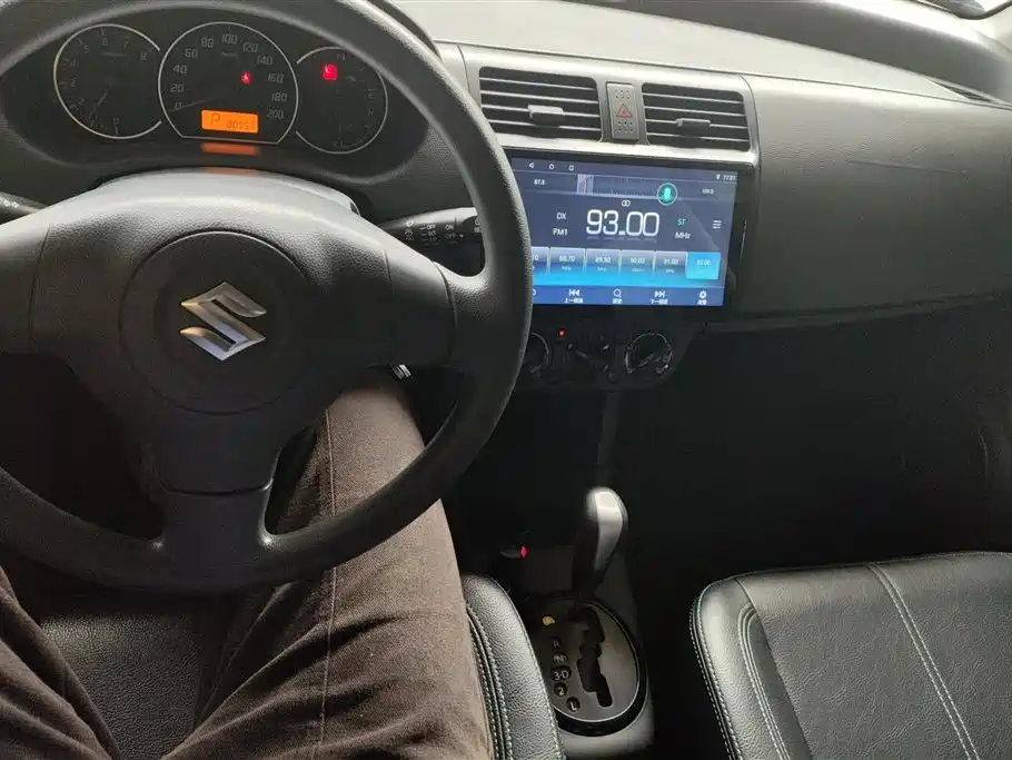 Suzuki Swift 2017 — фото 12