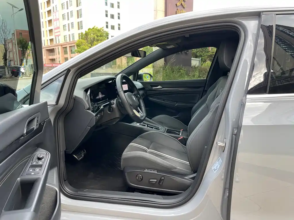 Volkswagen Golf 2022