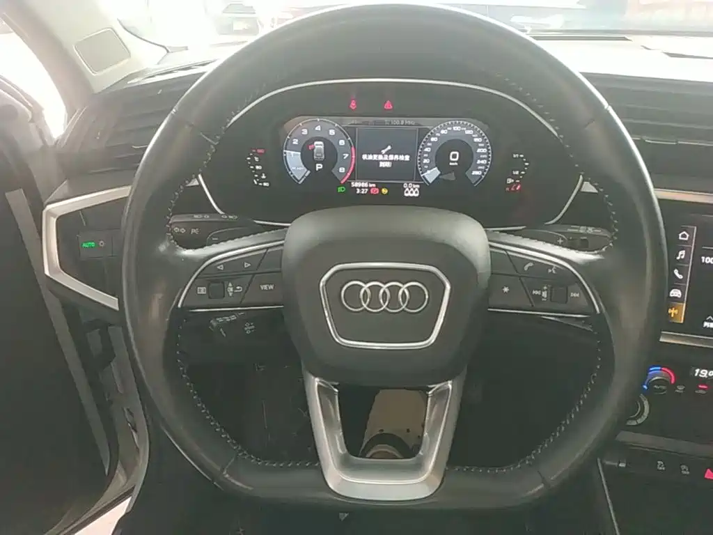 Audi Q3 2021 — фото 11
