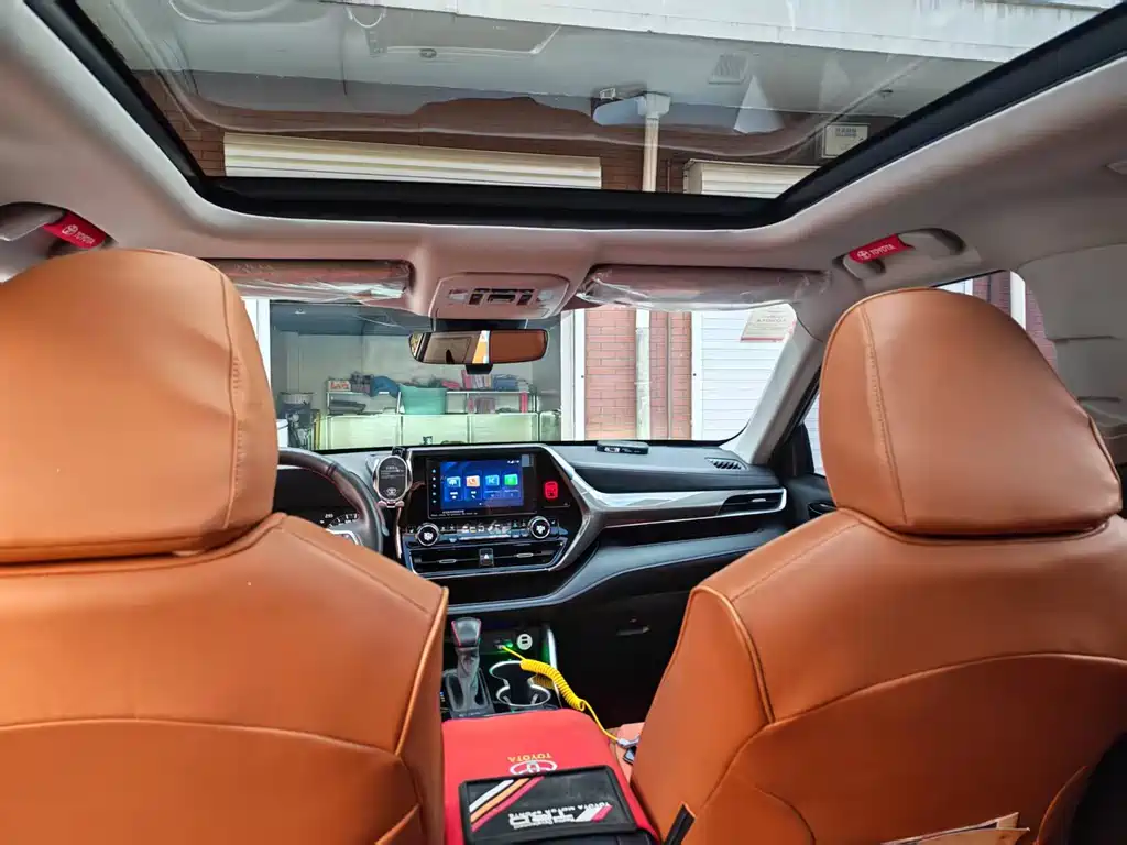 Toyota Highlander 2022 — фото 12
