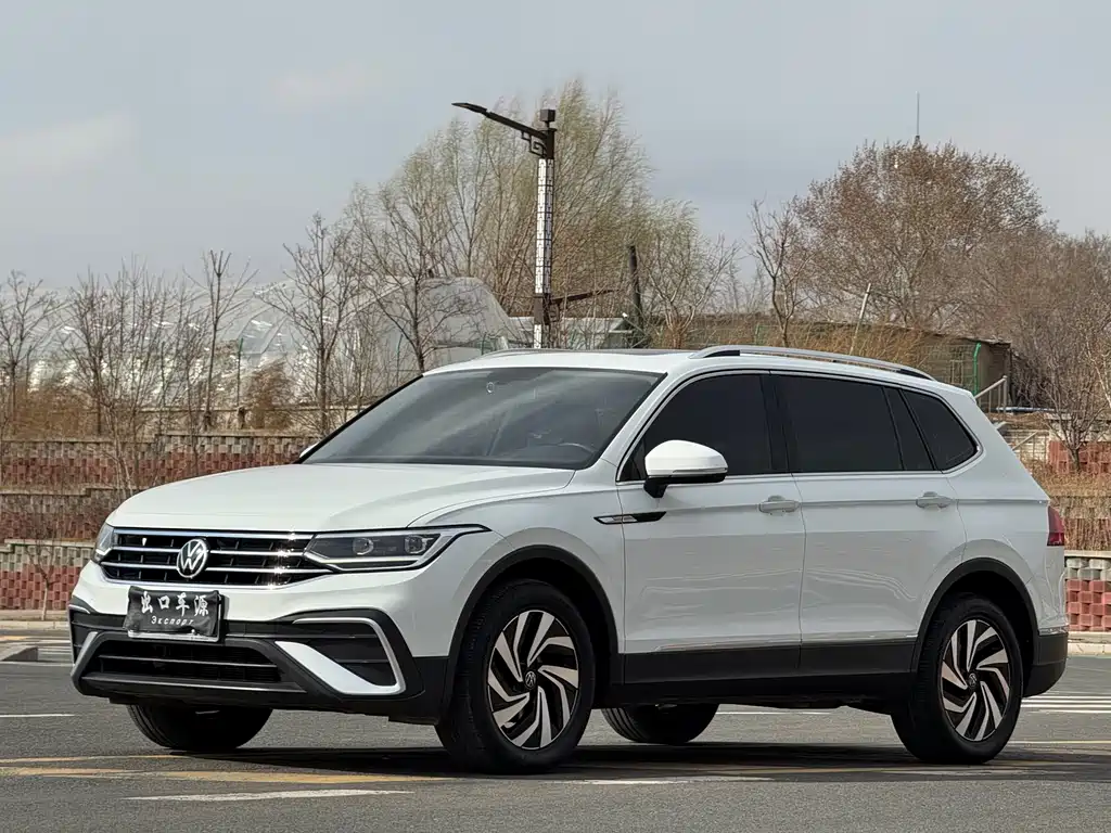 Volkswagen Tiguan L 2022 — фото 2